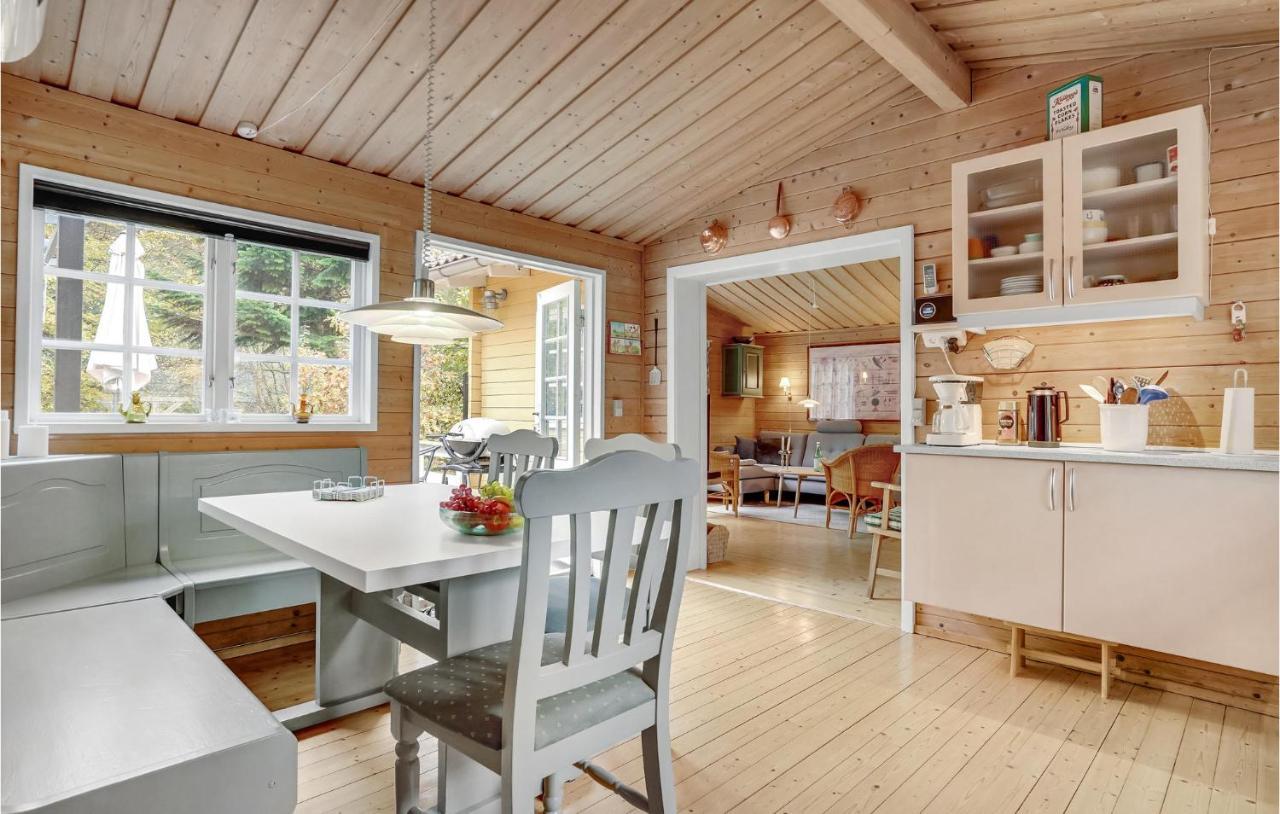 3 Bedroom Cozy Home In Børkop Esterno foto